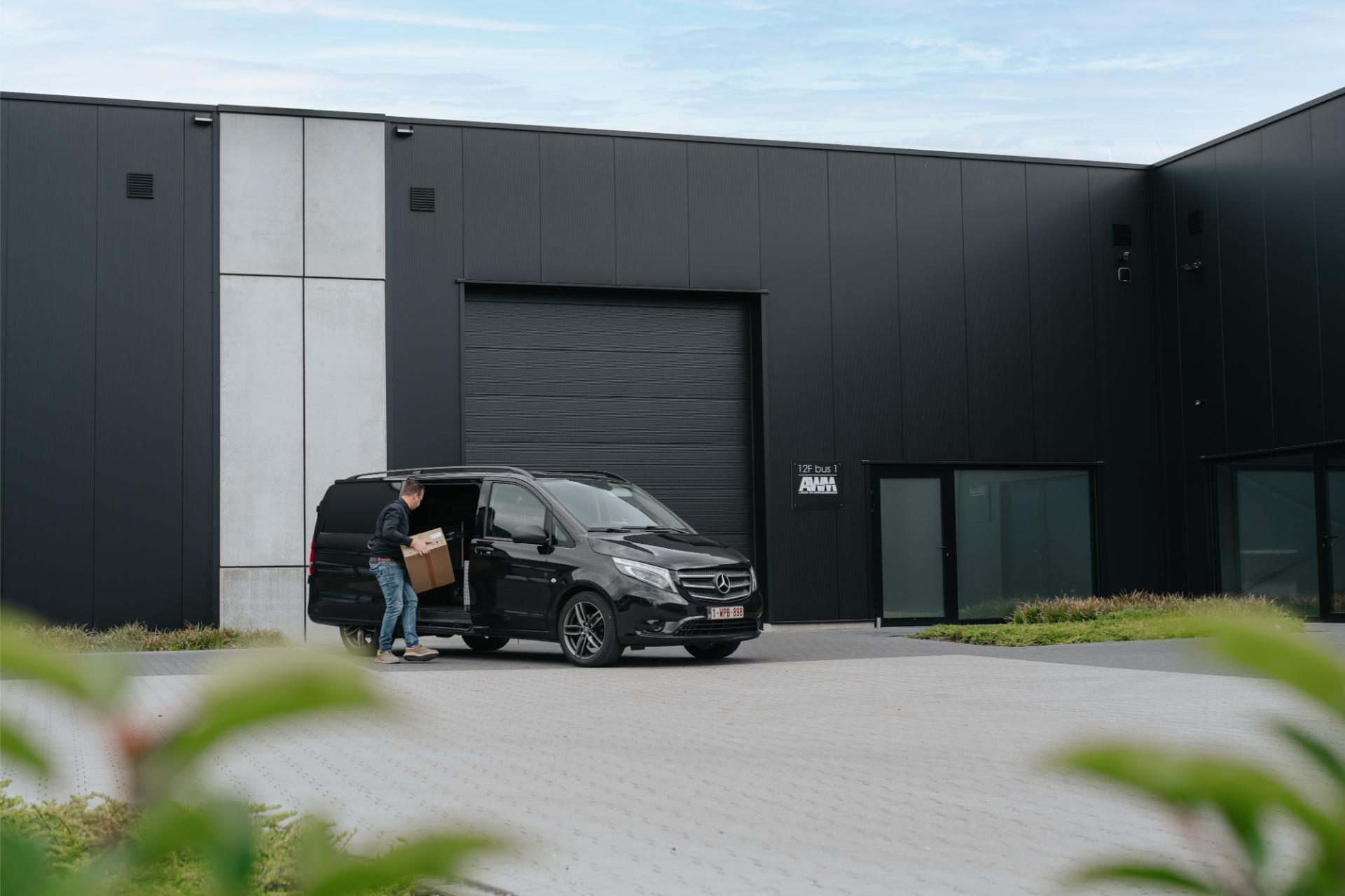 Gevel van het bedrijfspand van AWM Lasergravering.